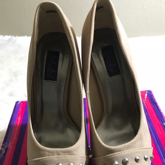 Yoki Beige Semi Pointed Toe Studded Platform Heels - Picture 4 of 6